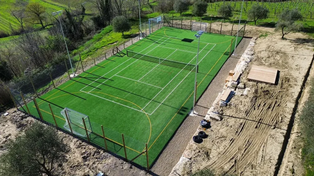 realizzazione campo da tennis e calcetto privato
